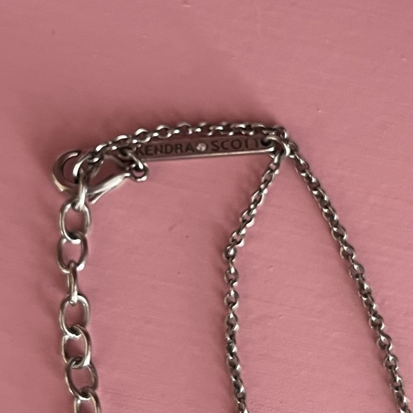 Kendra Scott Elisa silver/mop necklace - Picture 3 of 4